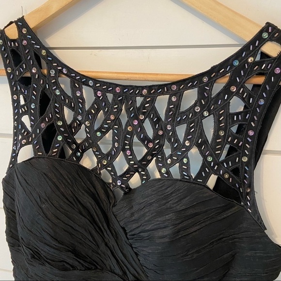 Ignite Evenings | Black Midi Length Embellished Sweetheart Formal Dress Size 10 - Picture 6 of 16